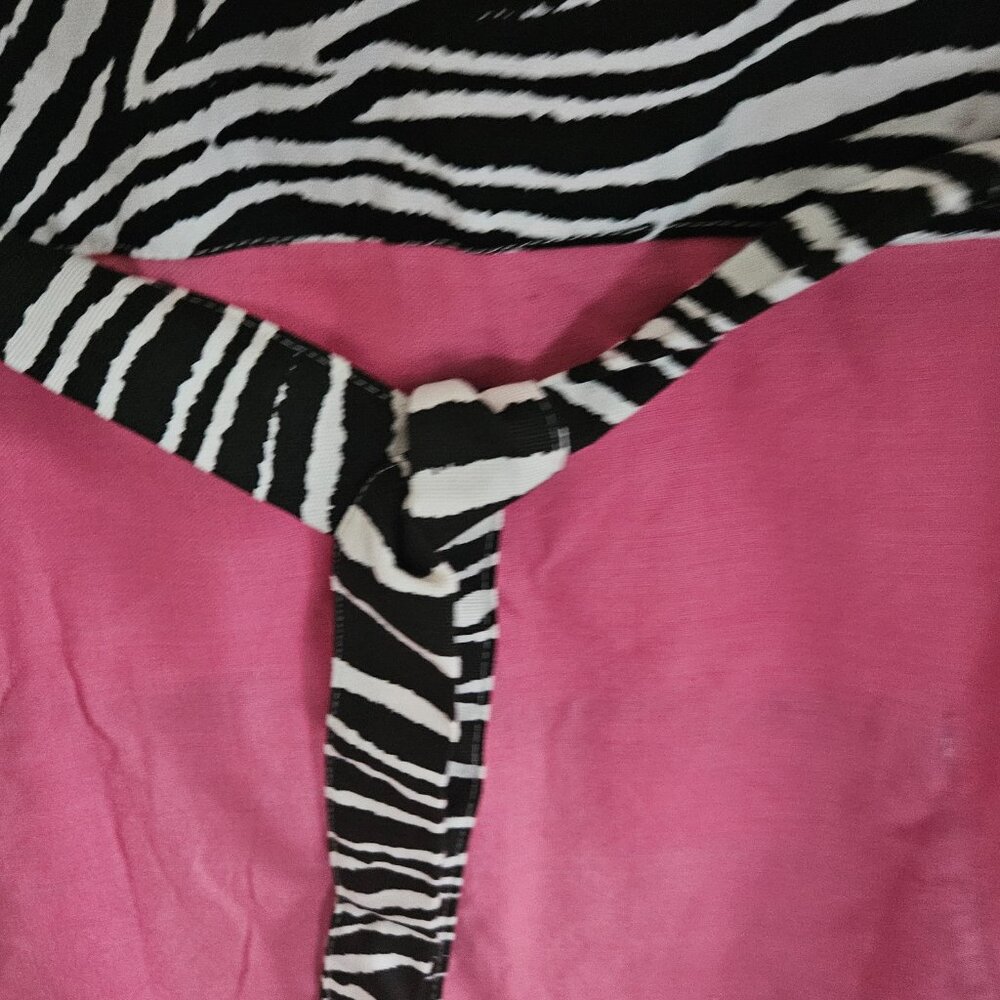 NWT Wine Opener My Favorite Kitchen Utensil Apron in Hot Pink & Zebra Print - Picture 7 of 10